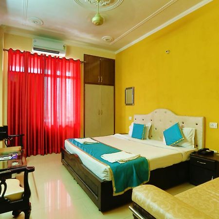 Hotel Paras Plaza Rishīkesh Esterno foto