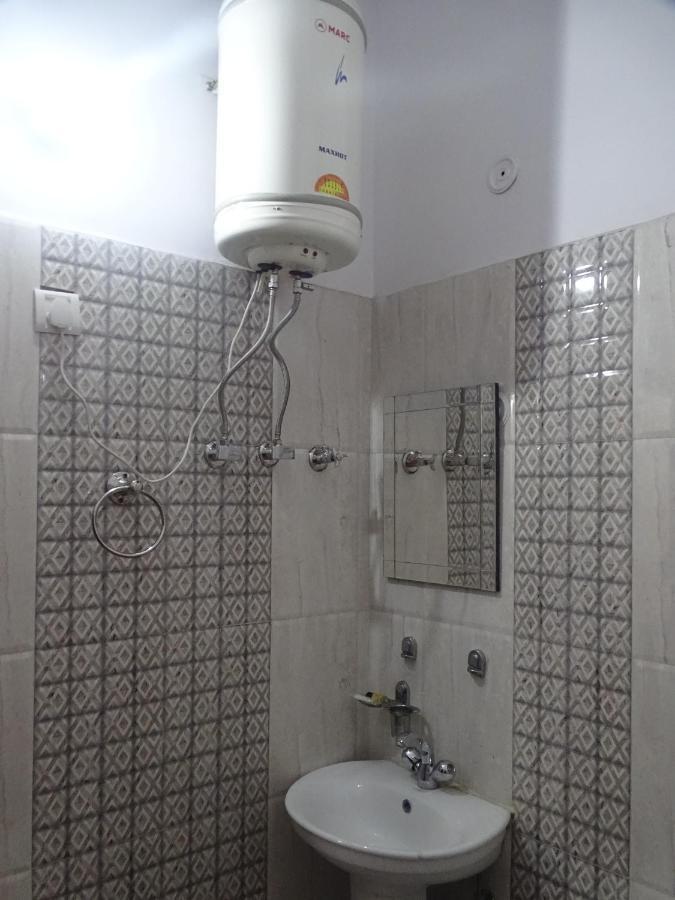 Hotel Paras Plaza Rishīkesh Esterno foto